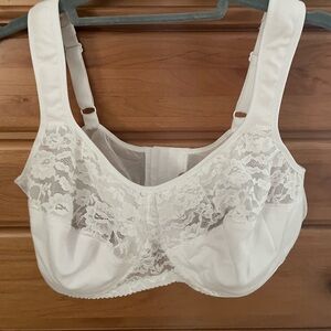 Elegant White Wire free Lace Bra 48C